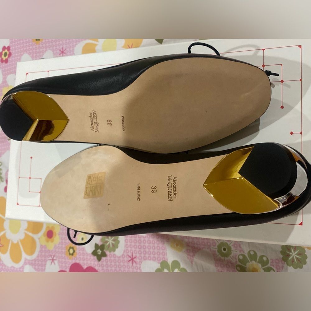 Alexander McQueen Black Leather Flats - Picture 8 of 10